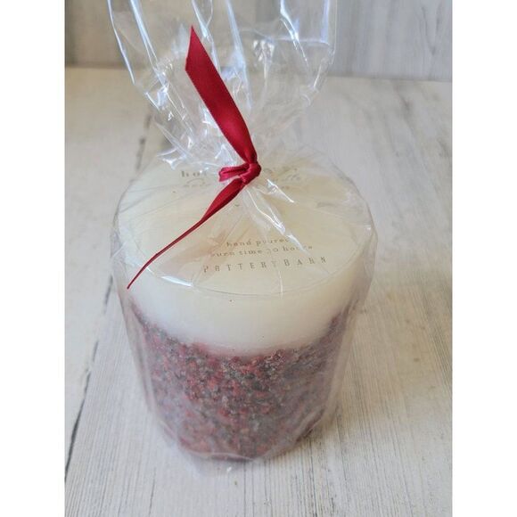 Pottery Barn holiday Berry Botanical candle 30 hour burn time - Picture 1 of 6